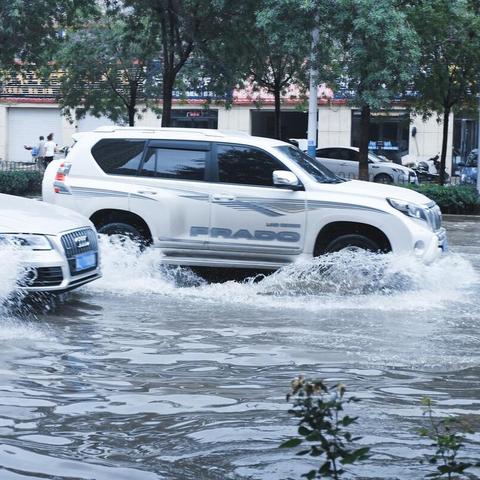 24小时天气预报实时查询，掌握每一刻的天气脉动